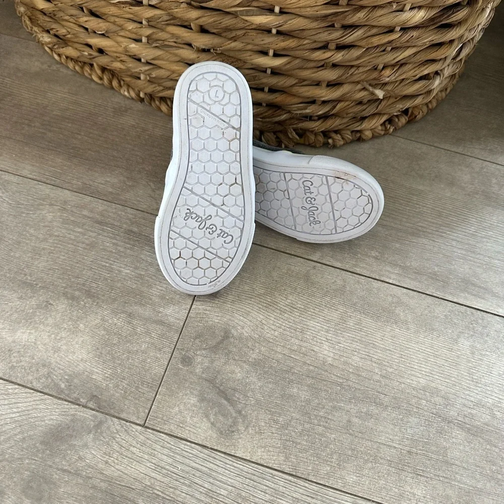Cat & Jack Toddler Boys Slip-On Sneakers Size 7 Modern Design